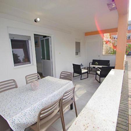 Apartment Pineta In Village Valbandon Exterior photo